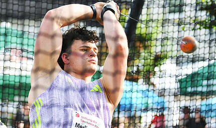 Merlin Hummel knackte beim Sparkassen-Meeting in Fr&auml;nkisch-Crumbach erstmals in diesem Jahr die 80-Meter-Marke. Seine 81,27 Meter waren die zweitbeste Weite, die er jemals in einem Wettkampf erzielte.