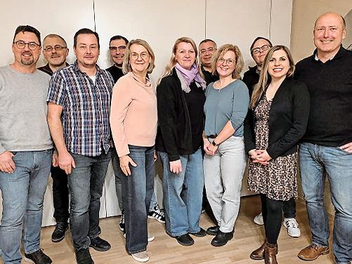 Ein Teil der Kandidaten der SPD und UBL in Lonnerstadt (v. l.): Christian Rauchegger, Werner Kaiser, Frank M&uuml;ller, Florian Gittelbauer, Ute Schwarm, Daniela Prochnau-Schmidt, Elmar Schmidt, Jasmin Rost-Siegfried, Matthias Stirnweiss, Landratskandidatin Claudia Belzer und B&uuml;rgermeisterkandidat G&uuml;nter Rost.