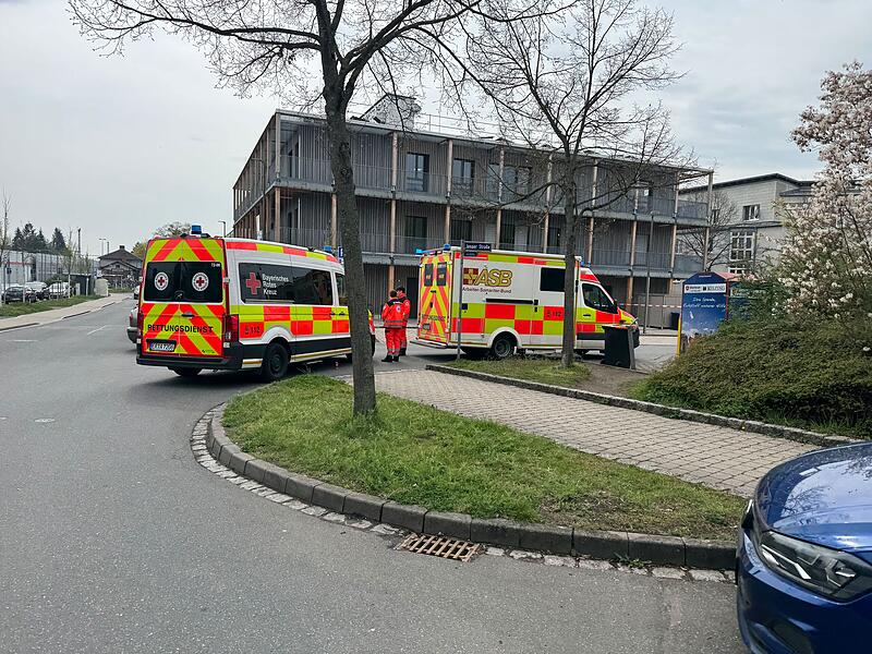 Ein 63-j&auml;hriger Mann ist am Montagmittag, 13. April, in Erlangen gestorben. Die Polizei ermittelt wegen eines T&ouml;tungsdelikts.