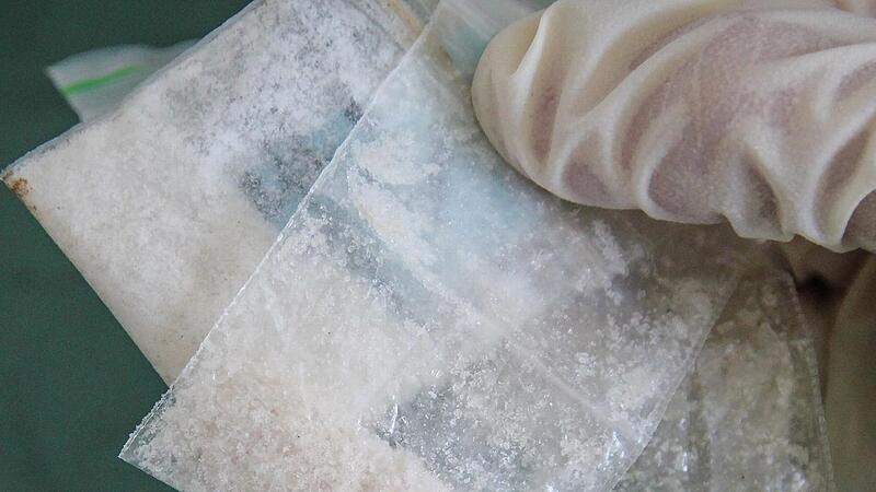 Zwei Frauen schmuggelten ein T&uuml;tchen mit Methamphetamin &uuml;ber die Grenze.