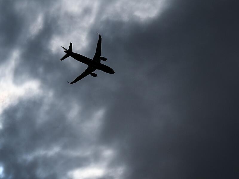 Flugzeug am Himmel Flugzeug am Himmel