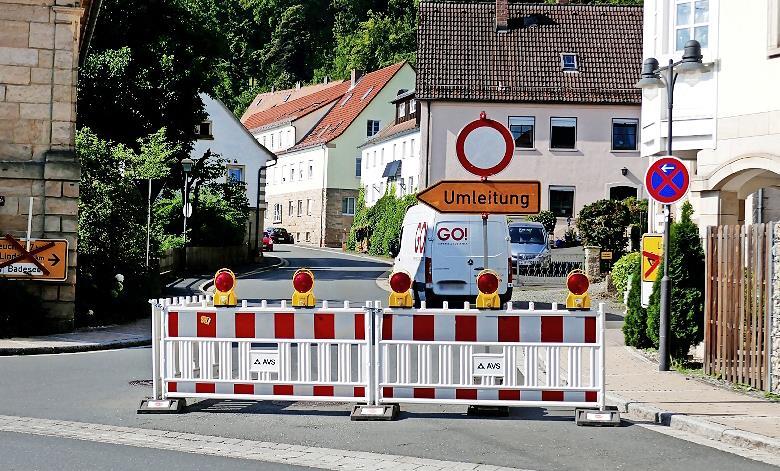 Die Lindauer Straße ist derzeit wegen Kanalarbeiten nur für Anlieger befahrbar.