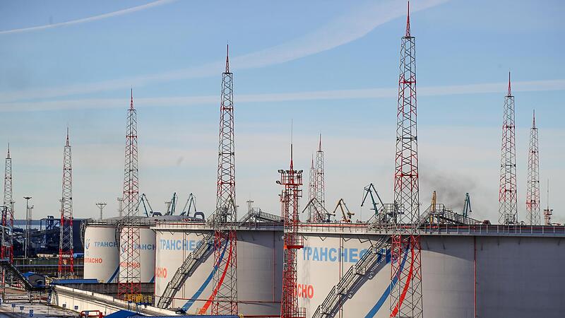 Ungarn blockiert das von der EU geplante &Ouml;l-Embargo gegen Russland. Das Foto zeigt die Tanks von Transneft, einem staatlichen russischen Unternehmen, das die Erd&ouml;l-Pipelines des Landes betreibt.