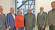 Bei der Spenden&uuml;bergabe: (von links) Roland Friedrich (Vorstandsvorsitzender Sparkasse Bad Kissingen), Thomas Bold (Landrat Bad Kissingen), Michaela Atzler (Gesch&auml;ftsf&uuml;hrerin Theresienspitalstiftung), Gerd Greier (Pfarrer und Verwaltungsratsvorsit...