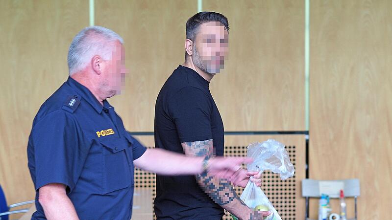 Der Angklagte im Gericht.