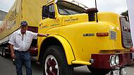 Lkw-Oldtimer in Kulmbach Die Reifen des gelben Fahrzeuges sind wesentlich größer als alle anderen: Der gelbe Lkw, den Thomas Pfeiffer präsentiert, ist ein Exportfahrzeug für den Iran. Die Reifen sind für die Wüste gedacht.