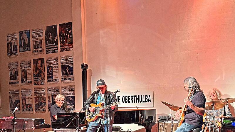 J&uuml;rgen Kerth & Band bei ihrem Auftritt auf der Piano-B&uuml;hne. Peter Kleinhenz