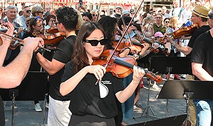 Flashmob der Bamberger Symphoniker zum Tag des Grundgesetzes 2026Bamberger Symphoniker &uuml;berraschen mit Flashmob