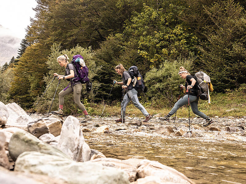 Die Bergfreundinnen auf dem High Scardus Trail, von links, Toni Schlosser, Lisa Bartelmus und Kaddi Kestler