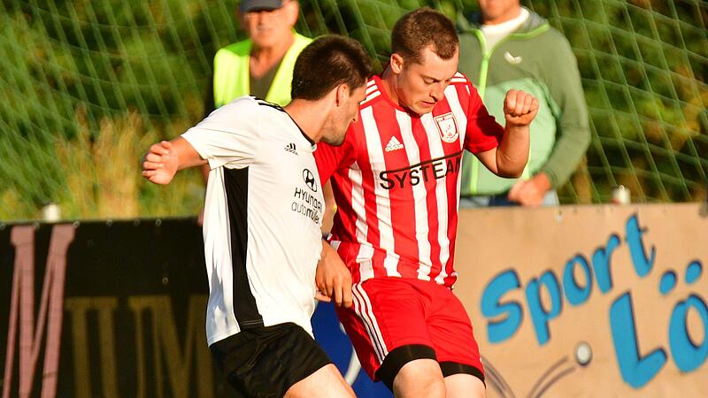 David Schmitt (links, gegen den Staffelsteiner Armin Hatzold) und der TSV Meeder wollen nach dem Sieg über Buttenheim den nächsten Sieg einfahren. David Schmitt (links, gegen den Staffelsteiner Armin Hatzold) und der TSV Meeder wollen nach dem Sieg über Buttenheim den nächsten Sieg einfahren.