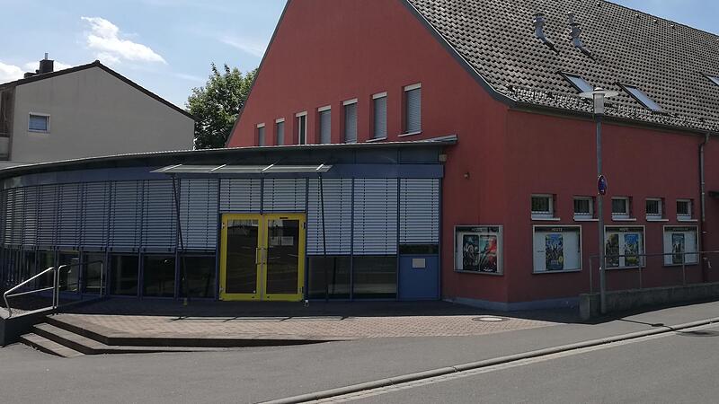 Seit 25 Jahren ist der Universum-Kinopalast in Bad Kissingen. Das Betreiberehepaar Ingrid und Peter Hofmann haben im Laufe der Jahre einige Millionen Euro investiert.