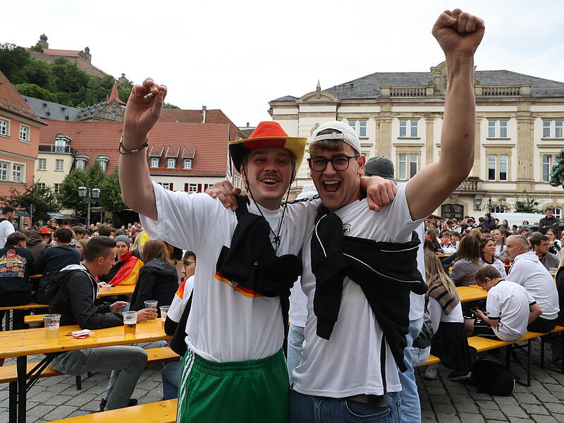 Gewonnen! Die Freude der Kulmbacher Fans über den 7-zu-1-Sieg war groß. Gewonnen! Die Freude der Kulmbacher Fans über den 7-zu-1-Sieg war groß.