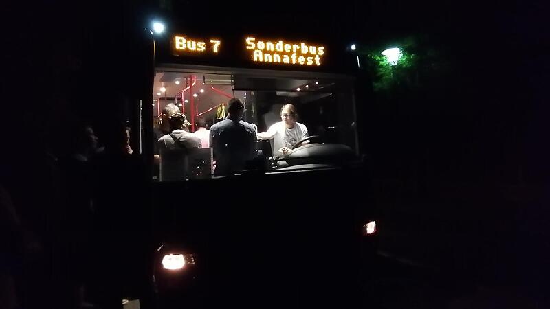 Die Annafest-Sonderbusse bringen die Besucher nachts in den Landkreis.Forchheim & Fr&auml;nkische Schweiz