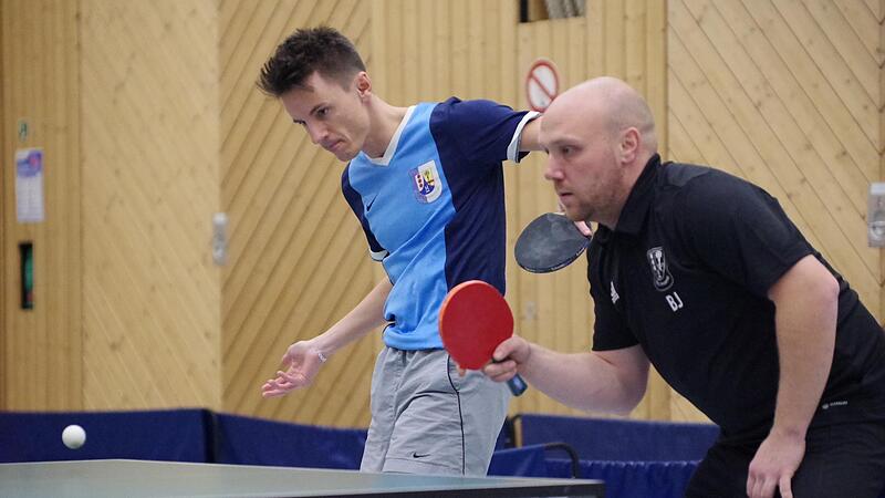Bei der 4:6-Heimniederlage des TTC R&ouml;dental gegen den TTC Burgkunstadt gingen alle vier Punkte auf das Konto von Hannes Drotleff (links) und Benjamin Jahn. Gemeinsam gewannen sie das Doppel, Jahn zwei Einzel und Drotleff ein Einzel.