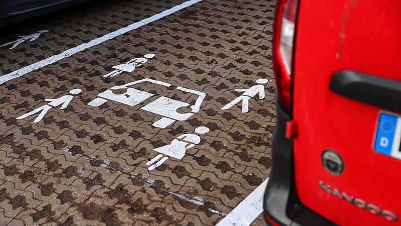 Solche Piktogramme k&ouml;nnten bald auch in den Gemeinden der Ile B303+ zu finden sein. Sie bezeichnen Parkpl&auml;tze, auf denen die Fahrzeuge von Carsharing-Anbietern abgestellt werden.