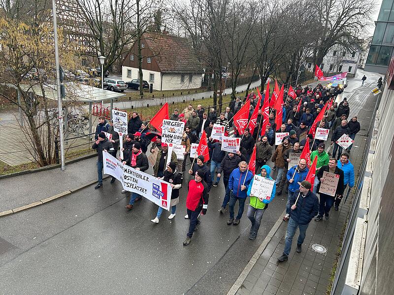 Protest bei Waldrich in CoburgProtest bei Waldrich in Coburg Protest gegen geplanten Stellenabbau bei Waldrich in Coburg