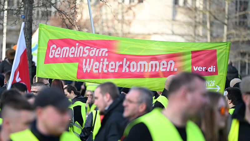 Warnstreik im Nahverkehr - Berlin