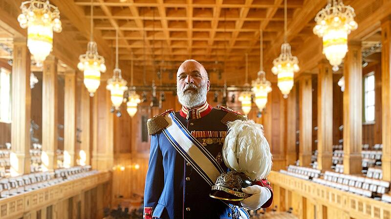 Stefan Heuring spielt beim Rakoczy-Fest 2025 in Bad Kissingen zum ersten Mal den letzten bayerischen K&ouml;nig, Ludwig III.