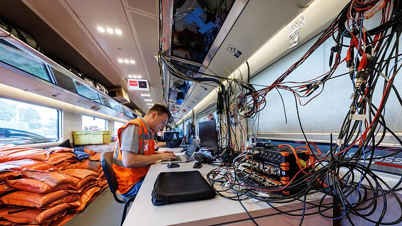 Italienischer Schnellzug Frecciarossa Italienischer Schnellzug Frecciarossa