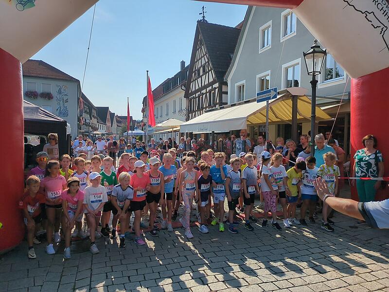 Samstag Kinderläufe Fränkische Schweiz Marathon 2024 Samstag Kinderläufe Fränkische Schweiz Marathon 2024