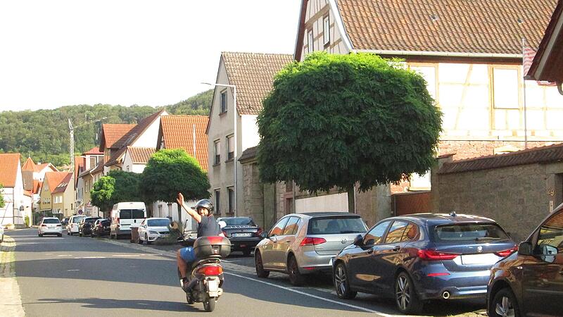 Schlechte Nachrichten für Machtilshausen: Dorfmitte und die Kapellenstraße sollten ein echtes Schmuckstück werden. Doch das können sich die Bewohner des Gemeindeteils wohl erst einmal abschminken.