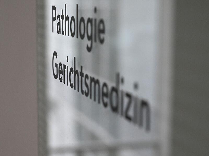 Schild Gerichtsmedizin/Pathologie