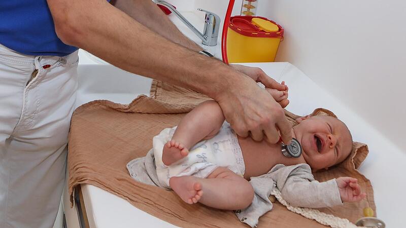 Seit einem Jahr ist ein kinderärztlicher Kassensitz in Bad Kissingen verwaist. Ab Juli ist etwas Entlastung für Ärzte und Familien in Sicht.
