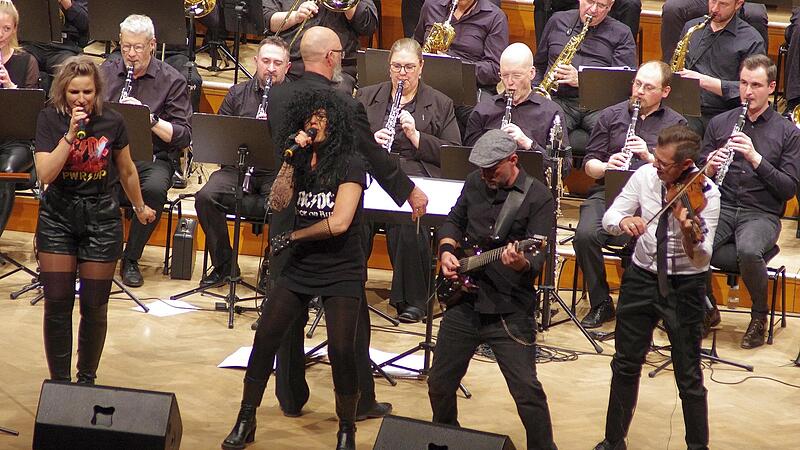 Pop meets Classic: Bei dem Konzert hat es Musik von ACDC zu h&ouml;ren gegeben, aber auch Discomusik.