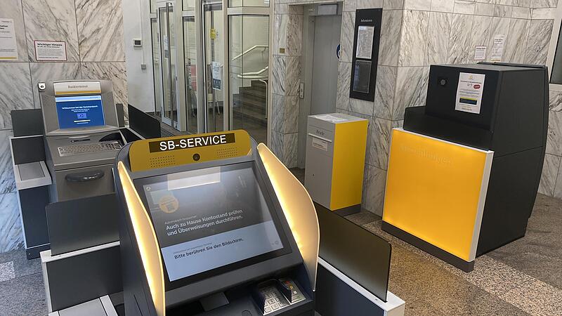 Der Selbstbedienungsbereich der Commerzbank Bad Kissingen ist neu gestaltet.