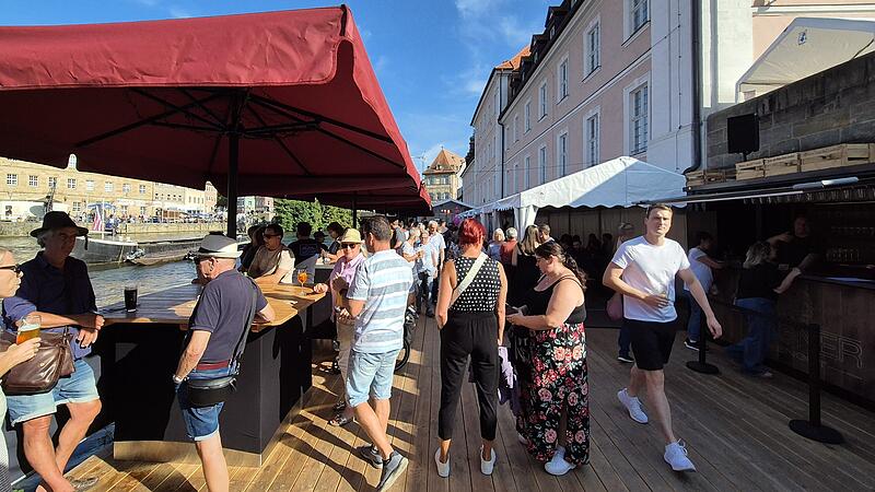 Der Festgarten der Brauerei G&auml;nstaller bei der Sandkerwa  ist seit Jahren ein beliebter Treffpunkt und f&uuml;r Bamberg ein Aush&auml;ngeschild.