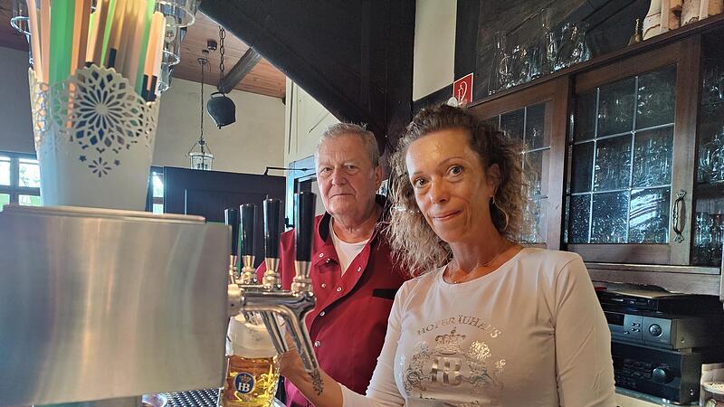 Wilfried Dro&szlig; und Tochter Antje Schlicht, die bald die Sch&auml;nke &uuml;bernehmen soll.