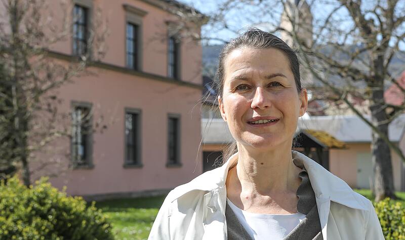 Bürgermeisterin Christiane Meyer vor dem Rathaus in Ebermannstadt.Forchheim & Fränkische Schweiz Bürgermeisterin Christiane Meyer vor dem Rathaus in Ebermannstadt.