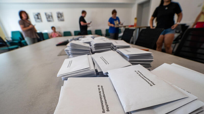 Wellnesshotel Adelsdorf Ratsbegehren 2025Wellnesshotel Adelsdorf Ratsbegehren 2025 Am Sonntag haben die Adelsdorfer abgestimmt: Gehen die Planungen für das Wellnesshotel bei Neuhaus weiter?