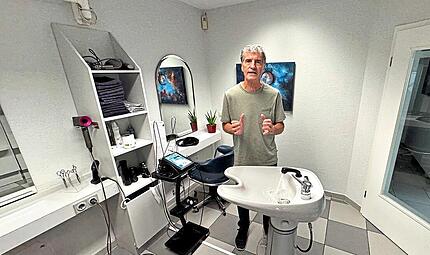 Friseurmeister Norbert Klein aus Weisendorf setzt auch umweltfreundliche Haarpflege. Nun sucht er Nachfolger f&uuml;r seinen Salon.Gerd Ankermann