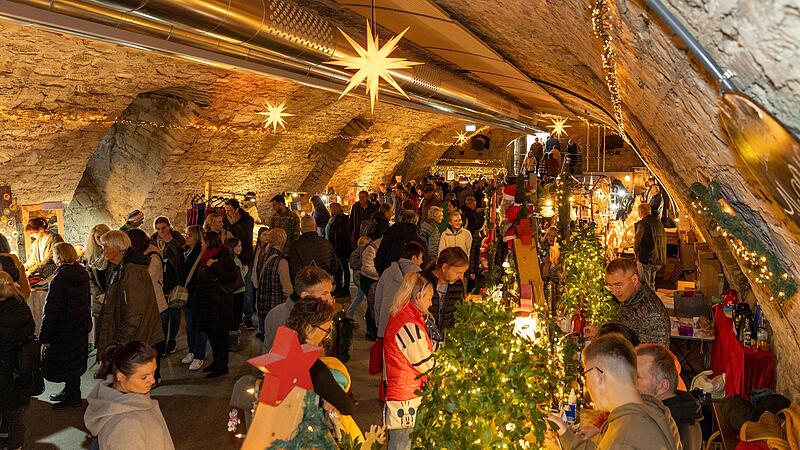 Rund 90 Ausstellerinnen und Aussteller boten im Keller von Schloss Crailsheim f&uuml;r jeden Geschmack etwas.