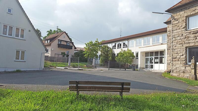 Auf diesem Areal des ehemaligen Schulhofs in der N&auml;he des Kindergartens St. Bonifatius Breitenloh wird der erste Kirchweihmarkt zur Bergkirchweih in Geh&uuml;lz stattfinden.