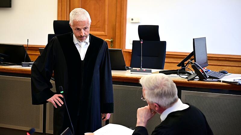 Oberstaatsanwalt Andr&eacute; Libischer im Gespr&auml;ch mit Strafverteidiger Janusch Nagel aus Limburg an der Lahn