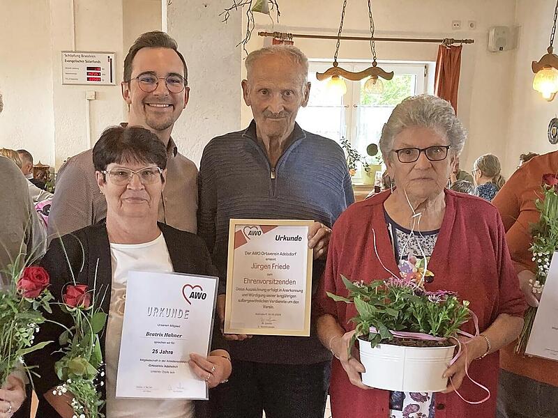 Irmgard Dreßel, Eugen Jedlitschka, Beatrix Hahner, Bürgermeister Nico Kauper, Jürgen Friede, Lydia Friede, Heinz Höfner, AWO-Vorsitzende Margit Lamm. Irmgard Dreßel, Eugen Jedlitschka, Beatrix Hahner, Bürgermeister Nico Kauper, Jürgen Friede, Lydia Friede, Heinz Höfner, AWO-Vorsitzende Margit Lamm.
