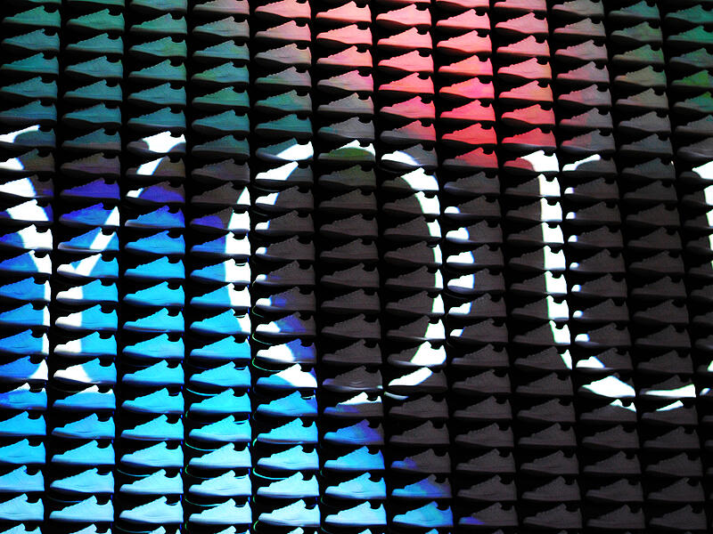 Eine Leinwand aus Schuhen bei Adidas. Eine Leinwand aus Schuhen bei Adidas.