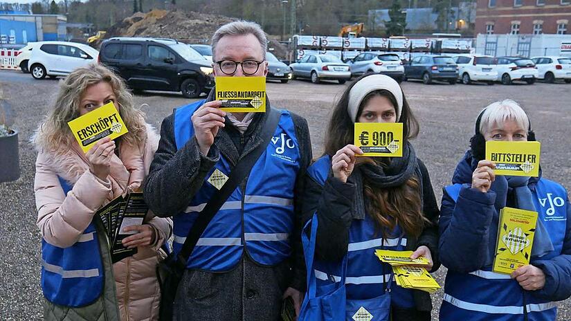 Mitarbeiter des Coburger Landestheaters beteiligen sich an Gewerkschafts Aktion #Stopp NVBühne