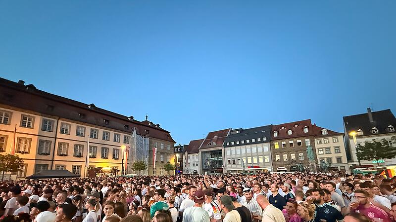 WM-Stimmung auf dem Bamberger Maxplatz