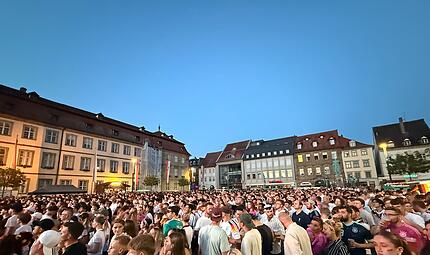 Radio-Bamberg-FanmeileWM-Stimmung auf dem Bamberger Maxplatz