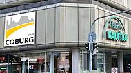In Coburg droht ein markanter Leerstand. Deshalb gibt es jetzt den Vorschlag, dass die Stadt die Kaufhof-Immobilie erwerben soll. In Coburg droht ein markanter Leerstand. Deshalb gibt es jetzt den Vorschlag, dass die Stadt die Kaufhof-Immobilie erwerben soll.