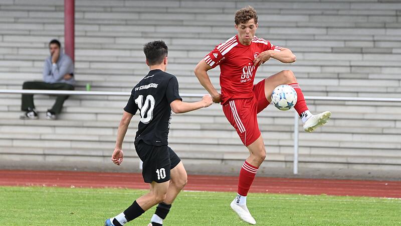 Lars Schilling (rechts) war in der vergangenen Saison auf dem besten Weg zum Stammspieler beim FC Coburg, ist jedoch langzeitverletzt. Lars Schilling (rechts) war in der vergangenen Saison auf dem besten Weg zum Stammspieler beim FC Coburg, ist jedoch langzeitverletzt.