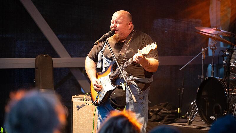 Andreas Kümmert / 6.8.2023 / Blues- & Jazz-Festival BambergAndreas Kümmert auf der Böhmerwiese