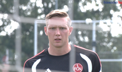 FCN-Torh&uuml;ter Jan Reichert beim Trainingsauftakt des Club am Valznerweiher.
