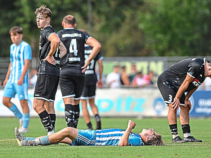 Mit dem 2:2 im Derby waren sowohl die Sander (in schwarzen Trikots) als auch die Knetzgauer (in Blau-Weiß) nicht zufrieden. Im Heimspiel gegen den TSV Ettleben will die Korbmacher-Elf wieder drei Punkte holen.Ryan Evans Mit dem 2:2 im Derby waren sowohl die Sander (in schwarzen Trikots) als auch die Knetzgauer (in Blau-Weiß) nicht zufrieden. Im Heimspiel gegen den TSV Ettleben will die Korbmacher-Elf wieder drei Punkte holen.Ryan Evans