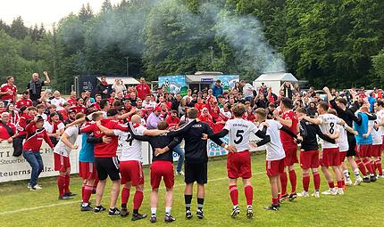 Relegation in der Bayernliga und Landesliga: Modus und Teams Große Kulissen wie hier beim Relegationsspiel zwischen Meeder und Mitwitz garantiert die Fußball-Relegation ab der kommenden Woche wieder. Auf Verbandsebene gibt es bereits die ersten Termine.