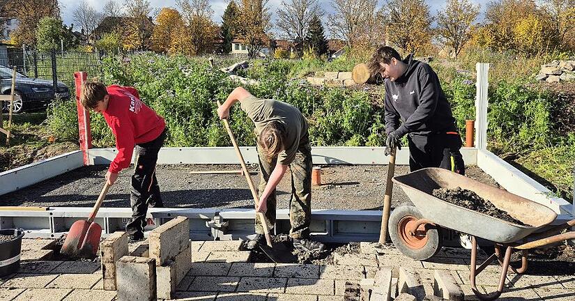 Die Sch&uuml;ler Jakob Albrecht, Paul Pfennigwerth und Emil Zweier aus der Klasse 9 A