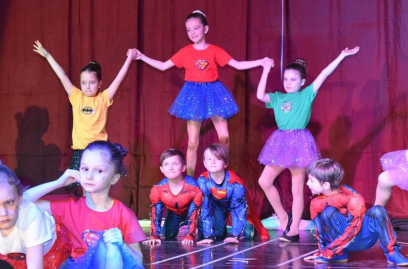 Als „Superhelden“ begeisterten die Kleinsten.